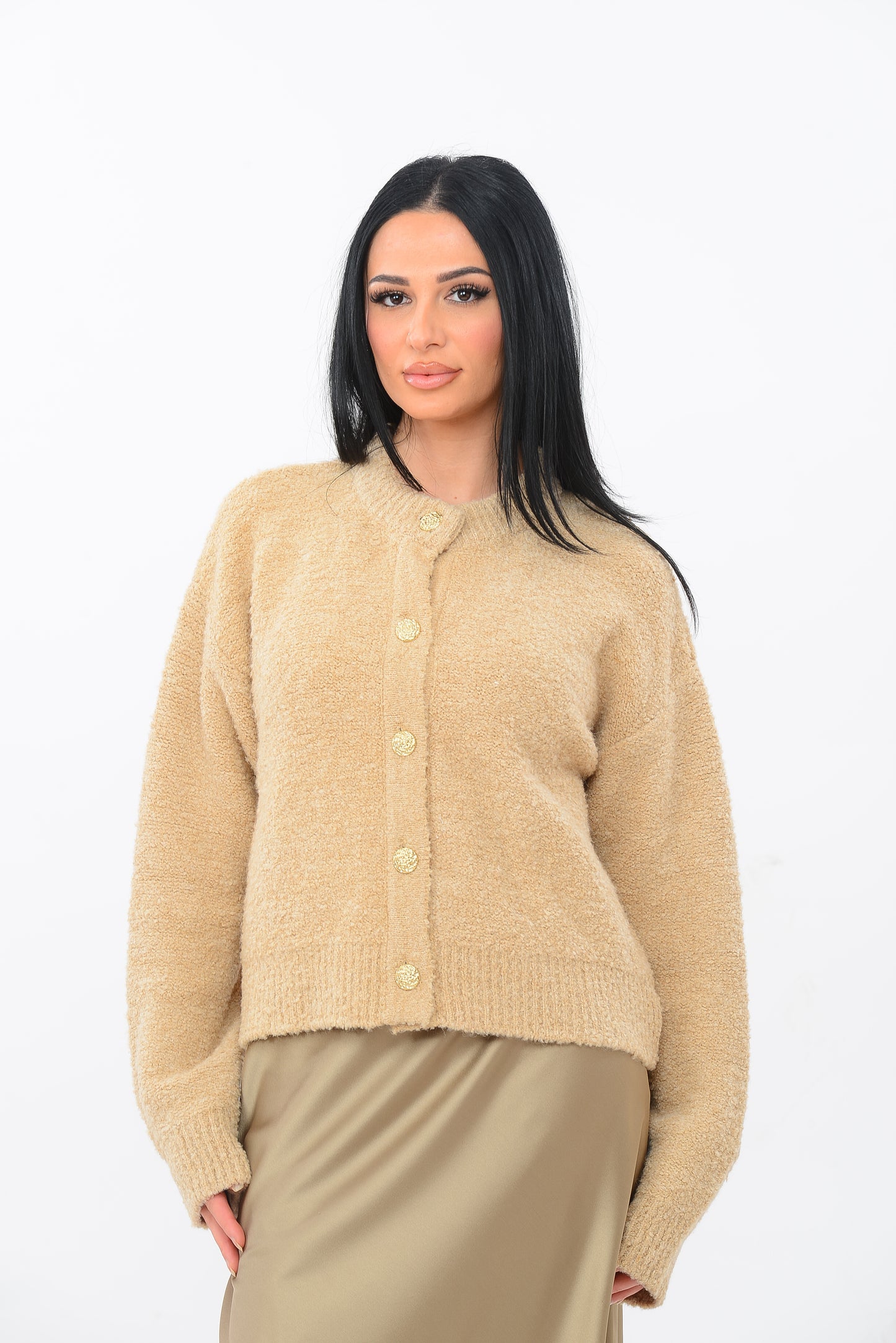 Boucle Strickjacke mit goldenen Knöpfen