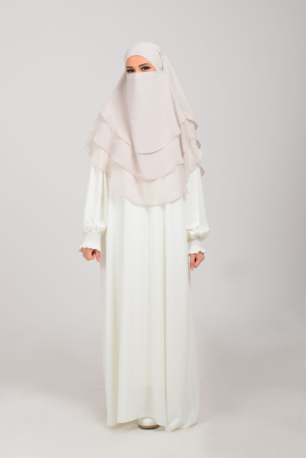 Ovaler, dreilagiger  Khimar aus Chiffon - Moonbeige
